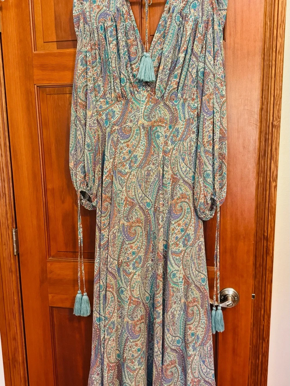 Lalavon soft paisley